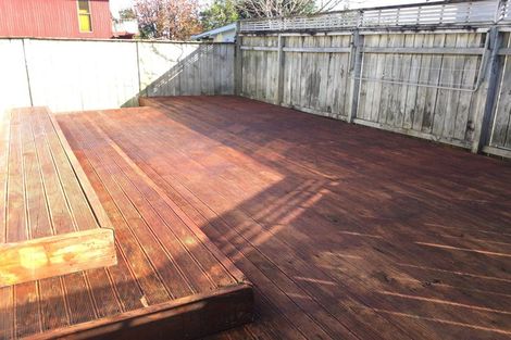 Photo of property in 208 Te Atatu Road, Te Atatu South, Auckland, 0610