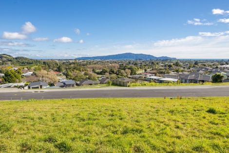 Photo of property in 10 Kakariki Grove, Waikanae, 5036