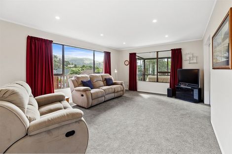 Photo of property in 9 Brasenose Place, Tawa, Wellington, 5028