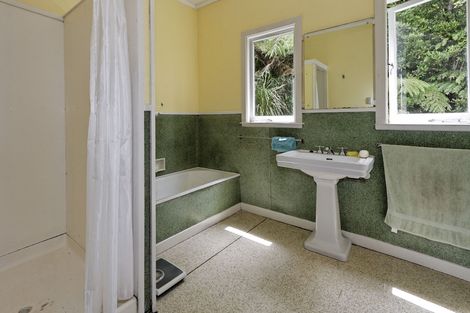 Photo of property in 3 Park Road, Titirangi, Auckland, 0604