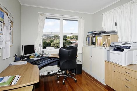 Photo of property in 18 Whittle Place, New Windsor, Auckland, 0600