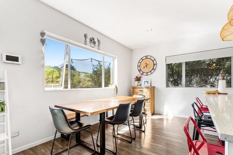 Photo of property in 33 Kaipuke Crescent, Gulf Harbour, Whangaparaoa, 0930