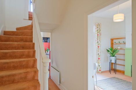 Photo of property in 2 Macnee Street, Mornington, Dunedin, 9011