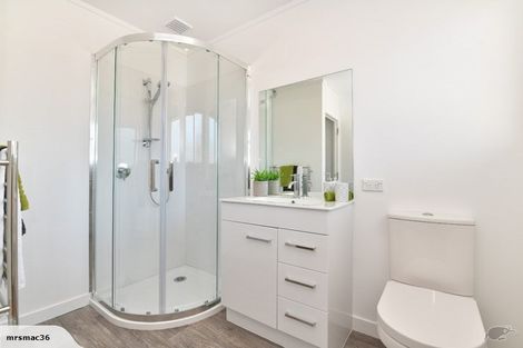 Photo of property in 1/871 East Coast Road, Northcross, Auckland, 0632