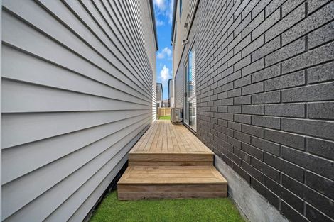Photo of property in 9c Edgerton Road, Te Atatu Peninsula, Auckland, 0610