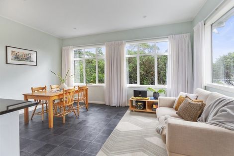 Photo of property in 11 Tio Tio Road, Miramar, Wellington, 6022