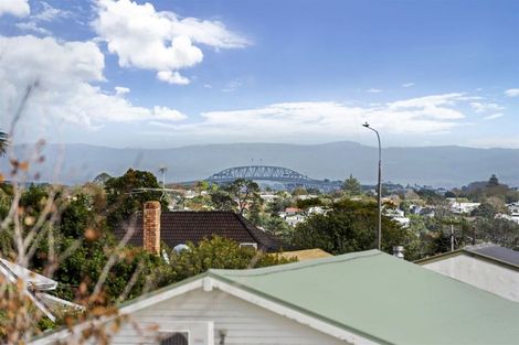 Photo of property in 2/7 Westwell Road, Belmont, Auckland, 0622