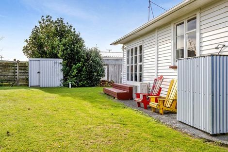 Photo of property in 14 Ohawe Terrace, Ohawe, Hawera, 4671