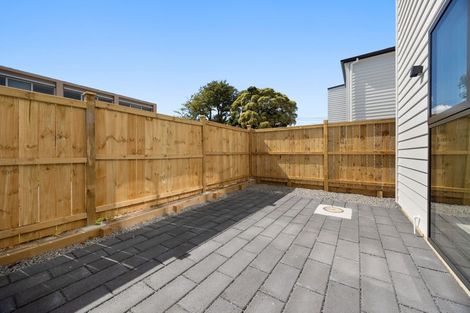 Photo of property in 60c Hutchinsons Road, Bucklands Beach, Auckland, 2014