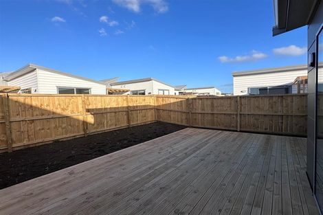 Photo of property in 16 Clayden Shuttleworth Street, Papakura, 2110