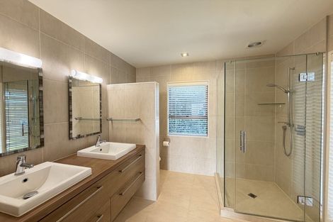 Photo of property in 24 Clovelly Road, Bucklands Beach, Auckland, 2012