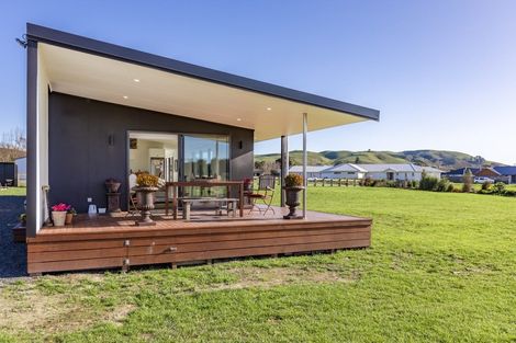 Photo of property in 20 White Road, Otane, 4202