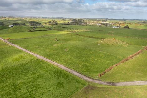 Photo of property in 22 Pungarehu Road, Pungarehu, 4685