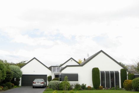 Photo of property in 70 Regency Crescent, Redwood, Christchurch, 8051