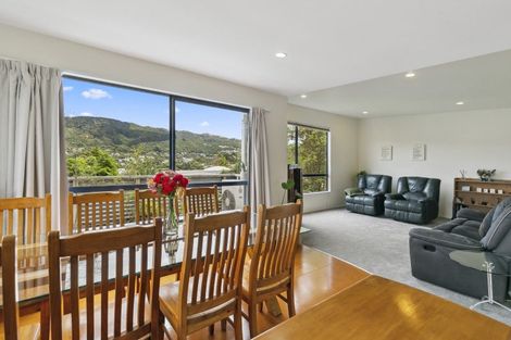 Photo of property in 21 Court Road, Tawa, Wellington, 5028