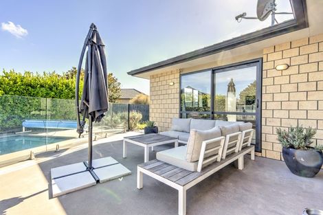 Photo of property in 25 Piwakawaka Court, Rototuna North, Hamilton, 3210