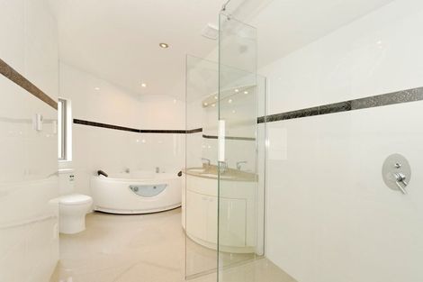 Photo of property in 24a Fulljames Avenue, Mount Roskill, Auckland, 1041