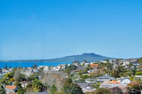 Photo of property in 73d East Coast Road, Castor Bay, Auckland, 0620