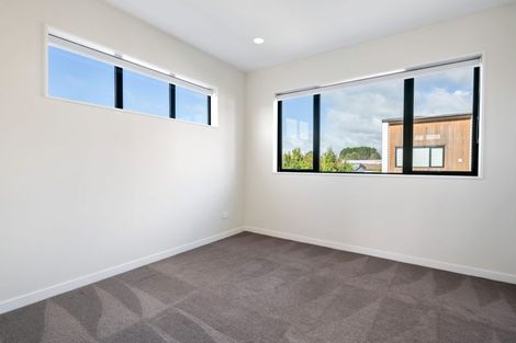 Photo of property in 21b Lumbarda Drive, Kumeu, 0810