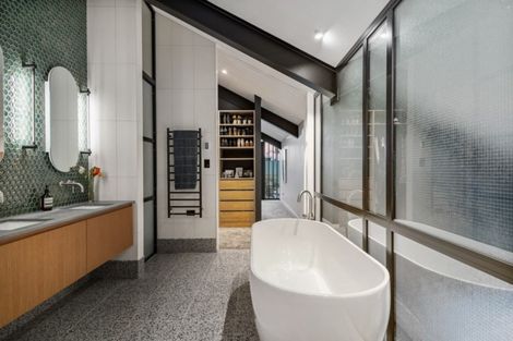 Photo of property in 33 Tirotai Crescent, Westmere, Auckland, 1022