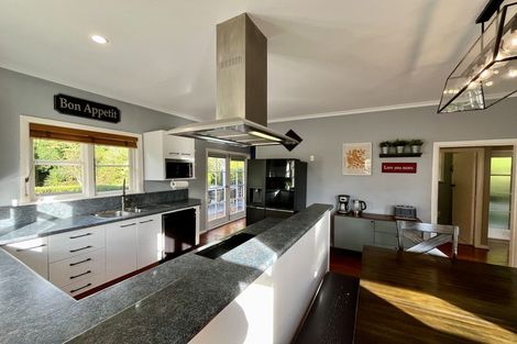 Photo of property in 14 Cecil Road, Tawa, Wellington, 5028