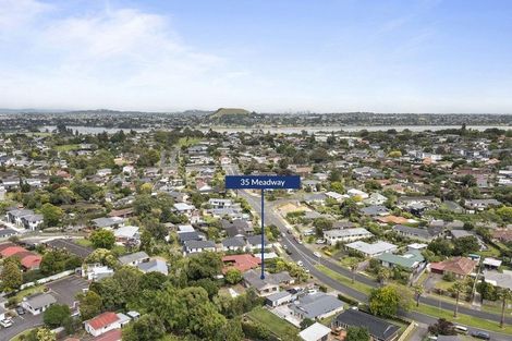 Photo of property in 35 Meadway, Sunnyhills, Auckland, 2010