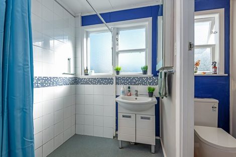 Photo of property in 3 Glasgow Street, Takaro, Palmerston North, 4412