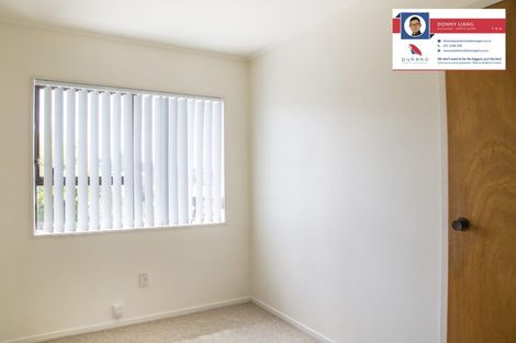 Photo of property in 12 Tetrarch Place, Totara Vale, Auckland, 0629