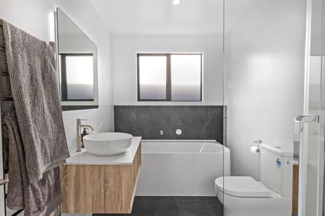 Photo of property in 19 Dunn Street, Lake Hawea, 9382