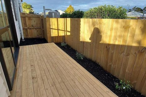 Photo of property in 29d Mackenzie Street, Te Atatu South, Auckland, 0610