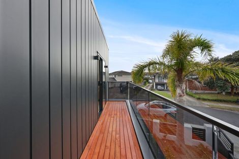 Photo of property in 6a Gulf Crest, Bucklands Beach, Auckland, 2012