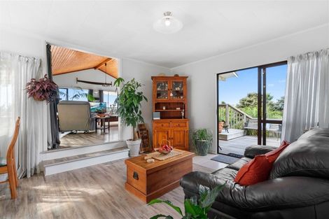 Photo of property in 168 Massey Road, Waipu, 0582