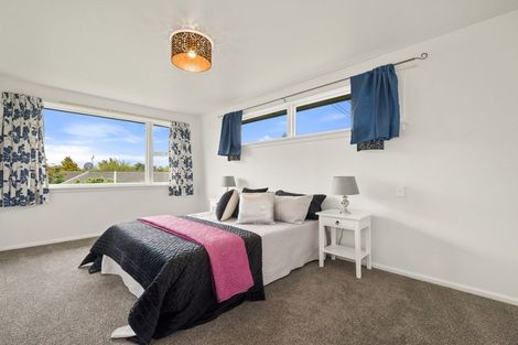 Photo of property in 16 Ilfracombe Place, Burnside, Christchurch, 8053