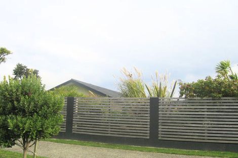 Photo of property in 42 Cypress Drive, Maungaraki, Lower Hutt, 5010