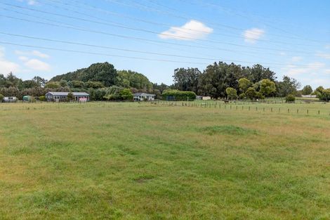 Photo of property in 61 Boord Crescent, Kumeu, 0891