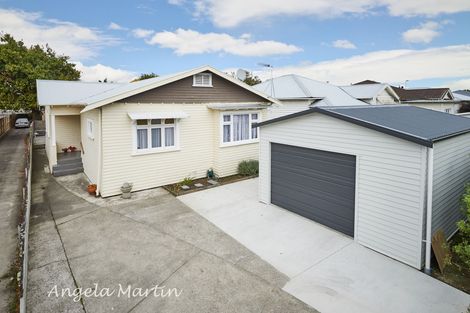 Photo of property in 400 Featherston Street, Palmerston North, 4414