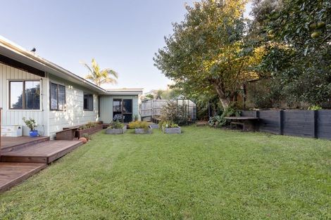 Photo of property in 26 Omokoroa Road, Omokoroa, 3114