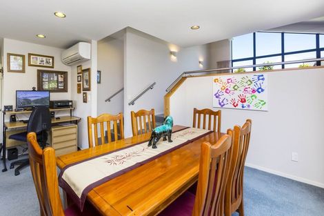 Photo of property in 27 Mcewen Crescent, Riverstone Terraces, Upper Hutt, 5018