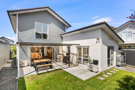 Photo of property in 1 Chalfont Road, Silverstream, Upper Hutt, 5019