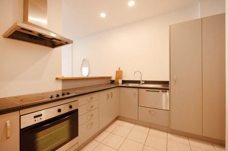 Photo of property in Stadium Garden Flats, 304/107 Thorndon Quay, Pipitea, Wellington, 6011