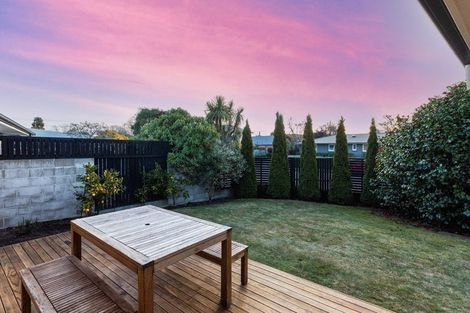Photo of property in 1/9 Chislehurst Place, Bryndwr, Christchurch, 8052