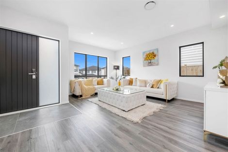 Photo of property in 60 Drumbuoy Drive, Flat Bush, Auckland, 2019