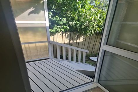 Photo of property in 2 Sparrow Place, Weymouth, Auckland, 2103