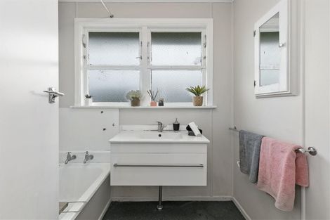 Photo of property in 10d Bull Avenue, Wainuiomata, Lower Hutt, 5014