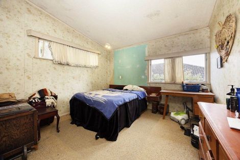 Photo of property in 31 Taipari Road, Te Atatu Peninsula, Auckland, 0610