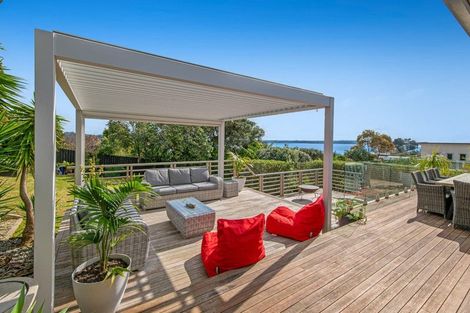 Photo of property in 88 Tiri Road, Tindalls Beach, Whangaparaoa, 0930