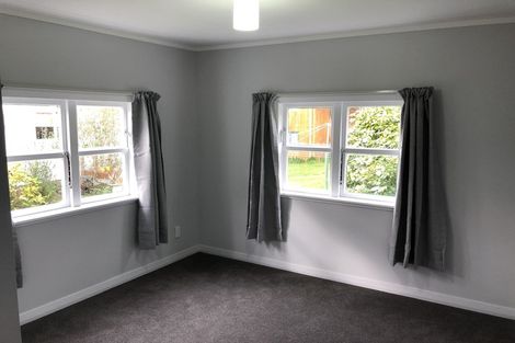 Photo of property in 3 Ngatitoa Street, Tawa, Wellington, 5028