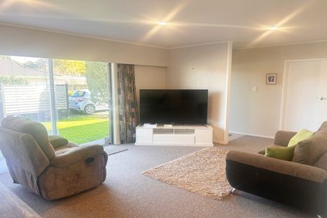 Photo of property in 1/126 Clevedon Road, Papakura, 2110