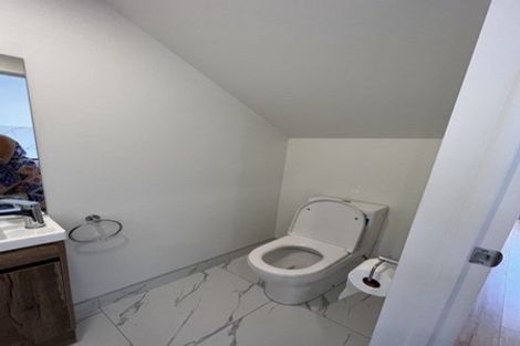 Photo of property in 17 Woodford Avenue, Woodend, 7610