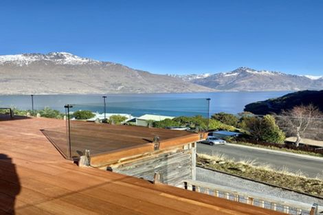 Photo of property in 15a Mackinnon Terrace, Sunshine Bay, Queenstown, 9300
